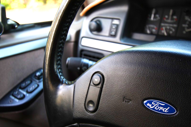 アメ車・93年式フォードブロンコ・ハーツライジング