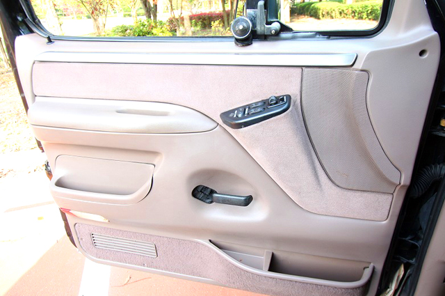 アメ車・93年式フォードブロンコ・ハーツライジング