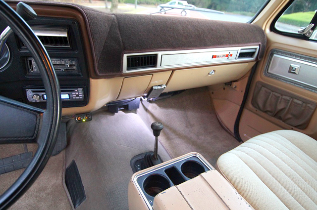 アメ車・78年式シボレーK5・ハーツライジング